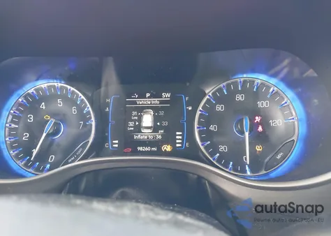 2020 Chrysler Pacifica Touring z USA, uszkodzony, nr VIN 2C4RC1FG9LR141944